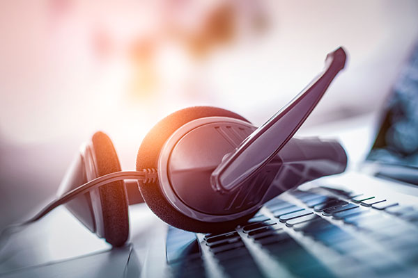 headset on laptop